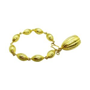 Cocoa pod bracelet, handmade by Anitanja Lawaetz