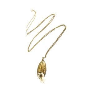 Cocoa necklace, handmade by Anitanja Lawaetz